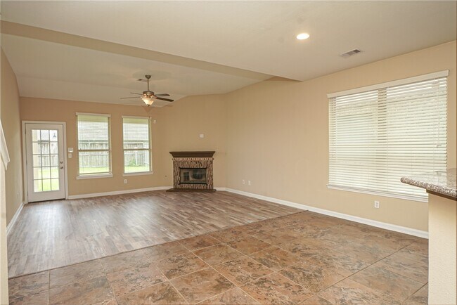 Building Photo - 3042 Camelia View Ln