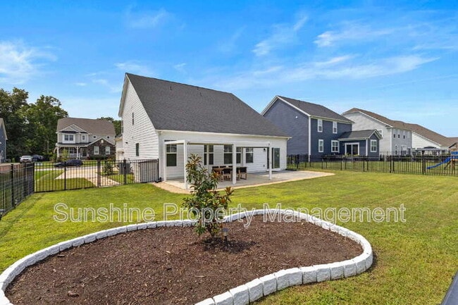 Building Photo - 113 Royal Black Heath