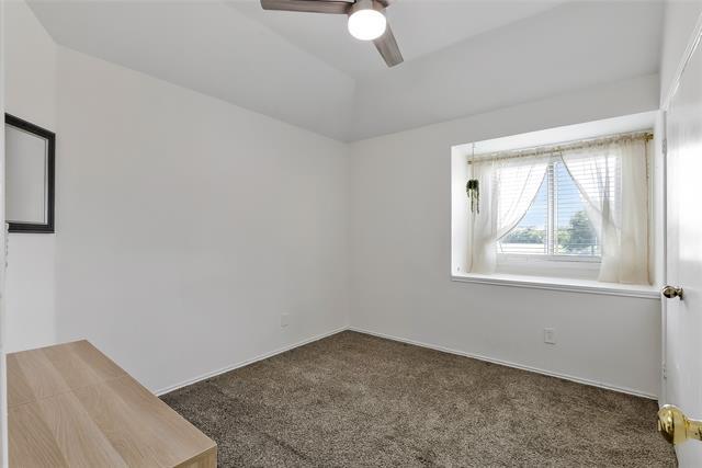 Building Photo - 2209 Walnut Grove Ln