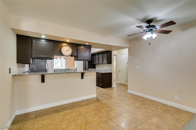 Building Photo - 3221 E Rochelle Ave