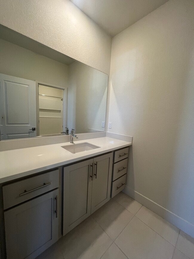 Building Photo - 1748 Jade Pl