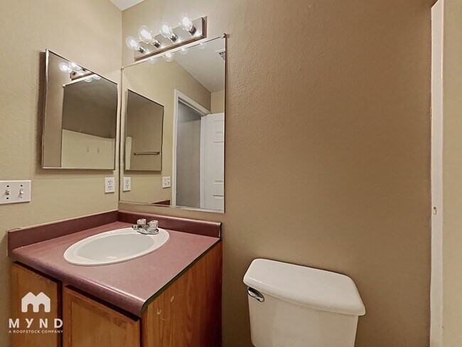 Building Photo - 8128 W Mission Ln