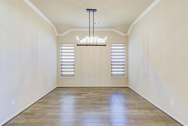 Building Photo - 29302 Wood Lily Dr