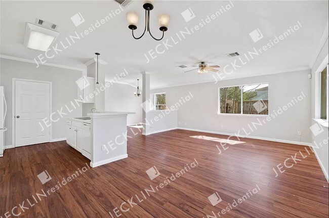 Building Photo - 1208 Dillon Lake Bend