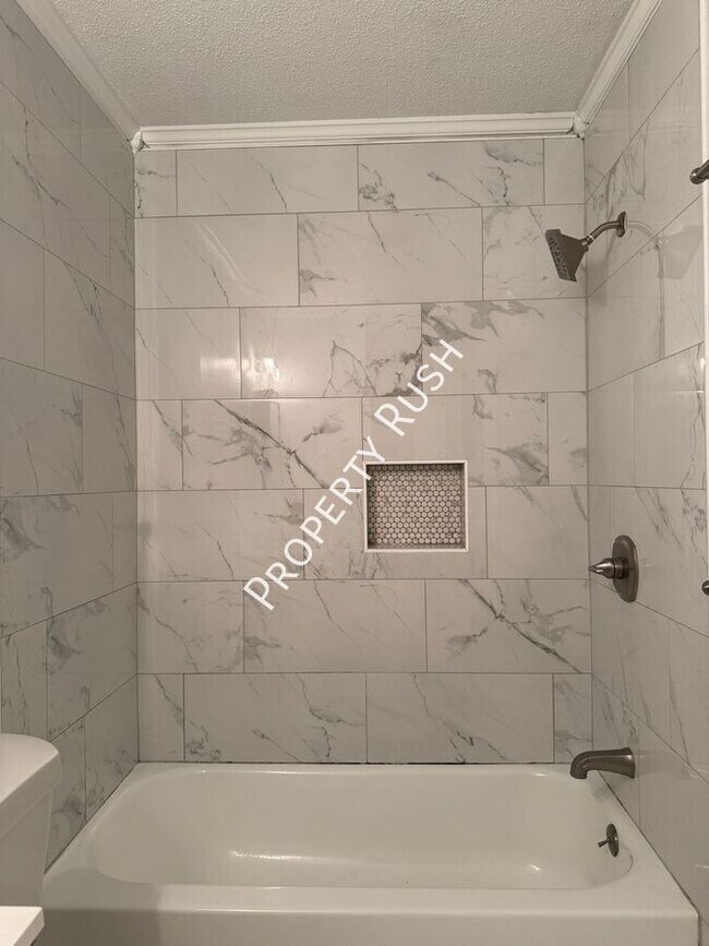 Building Photo - 3210 Joselin Ln