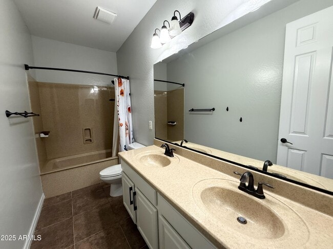 Building Photo - 2472 E Mead Dr