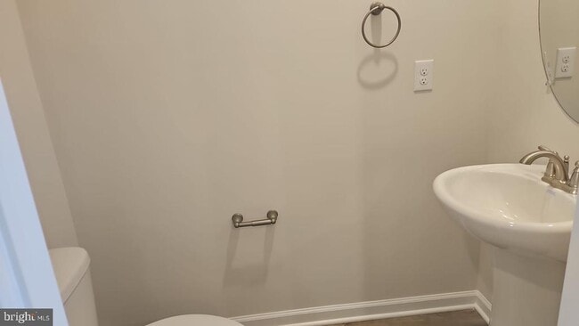 Building Photo - 30 Elliot Ln