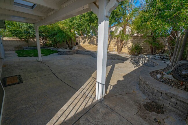 Building Photo - Valencia 4 Bedroom Home for Rent.