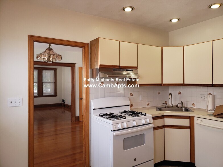 Primary Photo - 92 Myrtle St