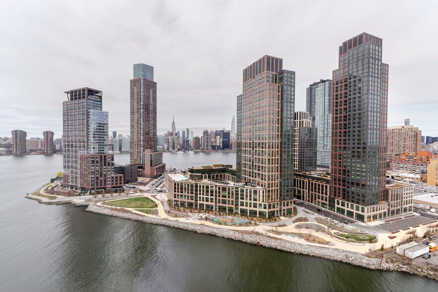 Building Photo - 77 Commercial St