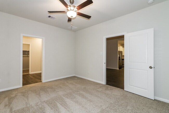 Building Photo - 412 Polly Grv Dr