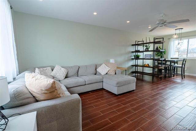 Building Photo - 4824 Ridenour Dr