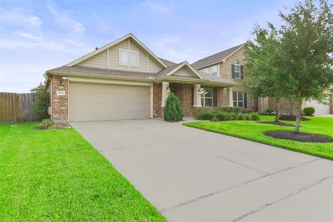 Building Photo - 15606 Kensington Bluff