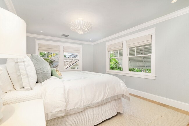 Building Photo - 142 Seabreeze Ave