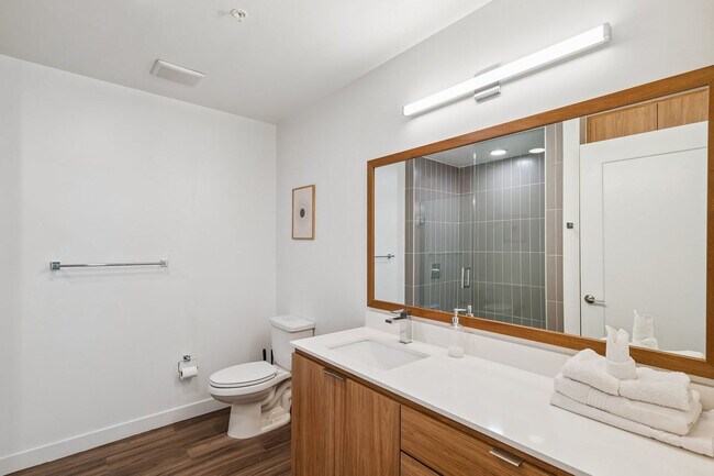 Building Photo - 222 E Jefferson St