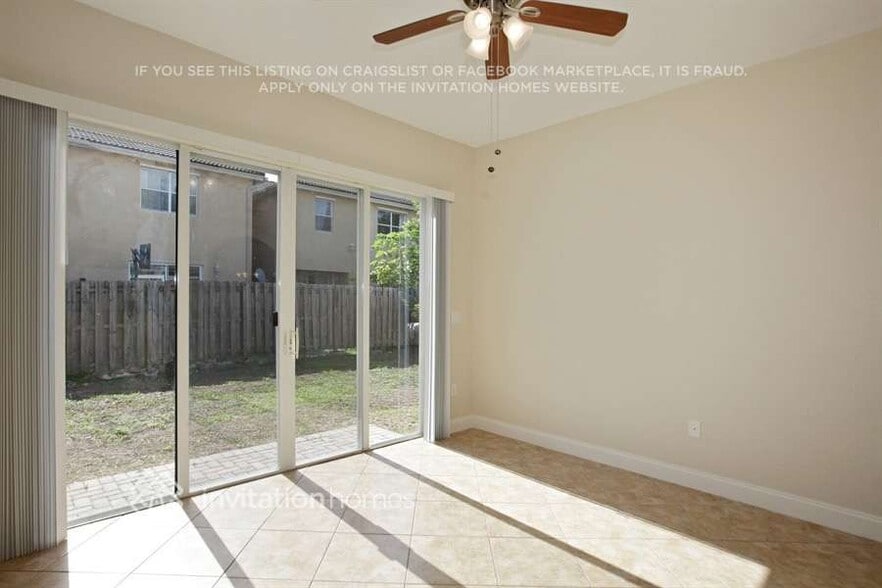 Building Photo - 859 SW 155th Ct