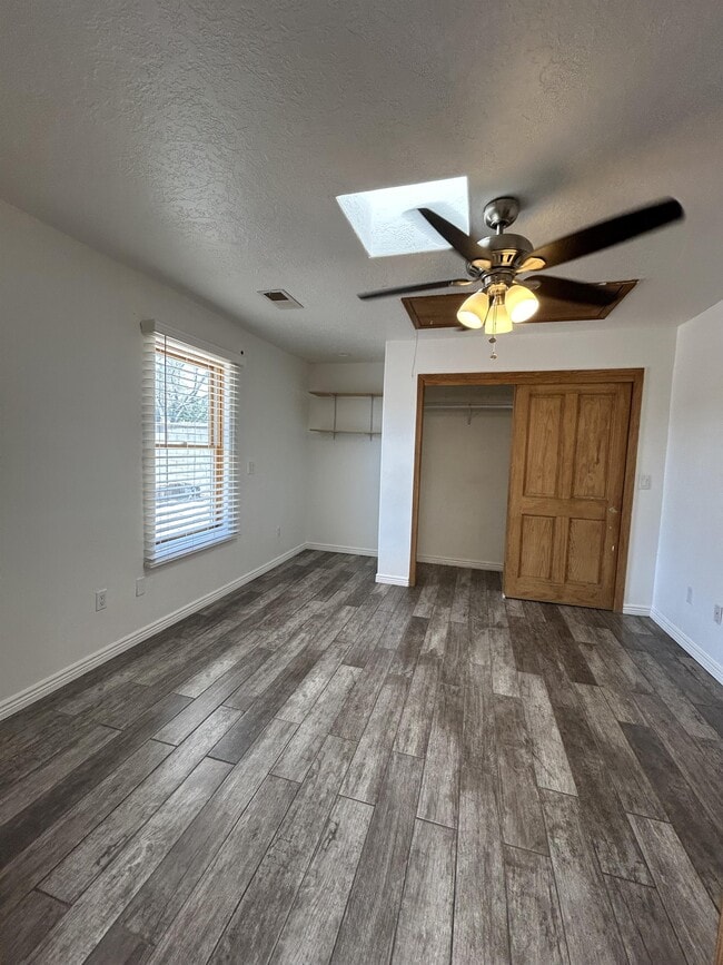 Building Photo - 6101 Equestrian Dr NW