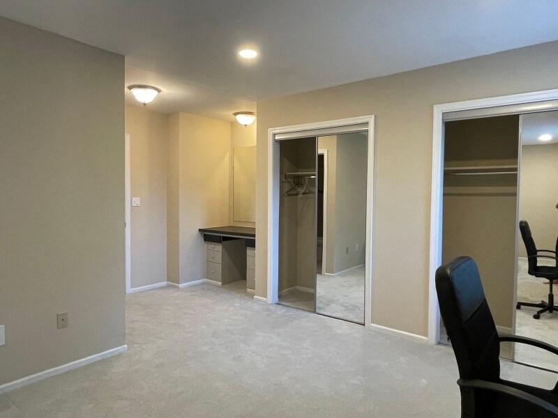 Building Photo - 10540 Assembly Dr