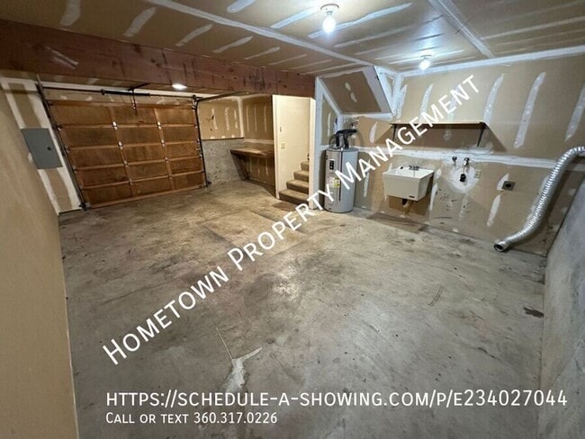 Building Photo - 2841 Lindell Rd NE