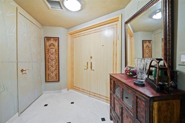 Building Photo - 9595 Collins Ave