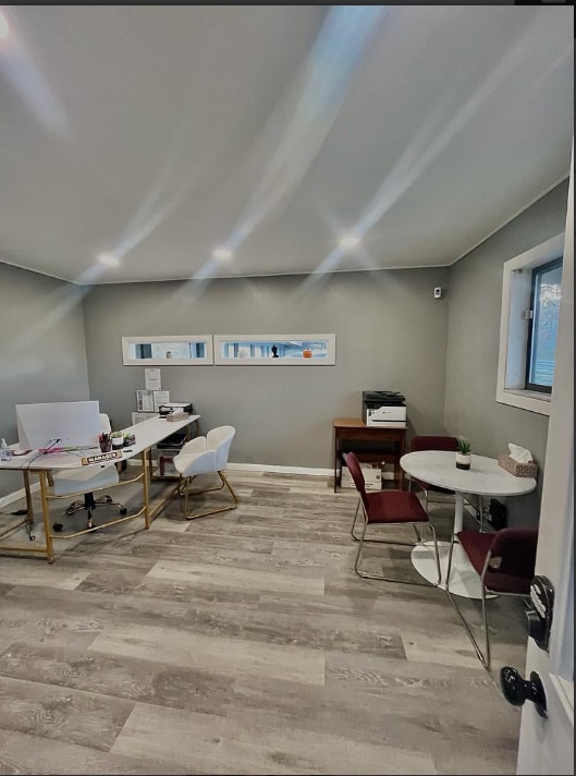 Building Photo - Summit