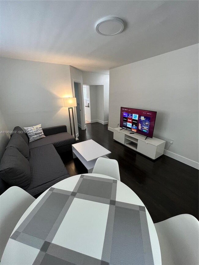 Building Photo - 620 Jefferson Ave