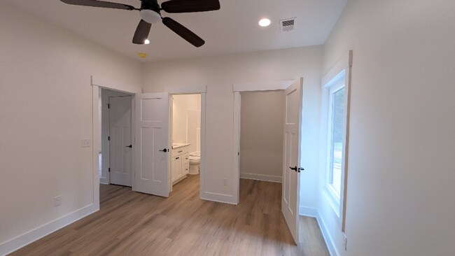 Building Photo - 115 Anile St