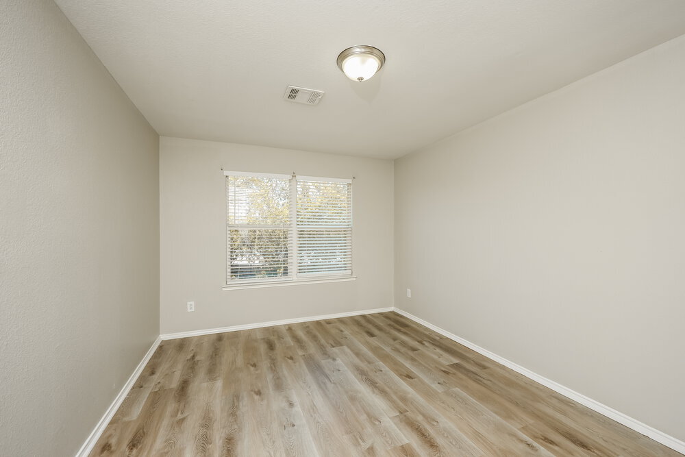 Building Photo - 3301 Doris Dr