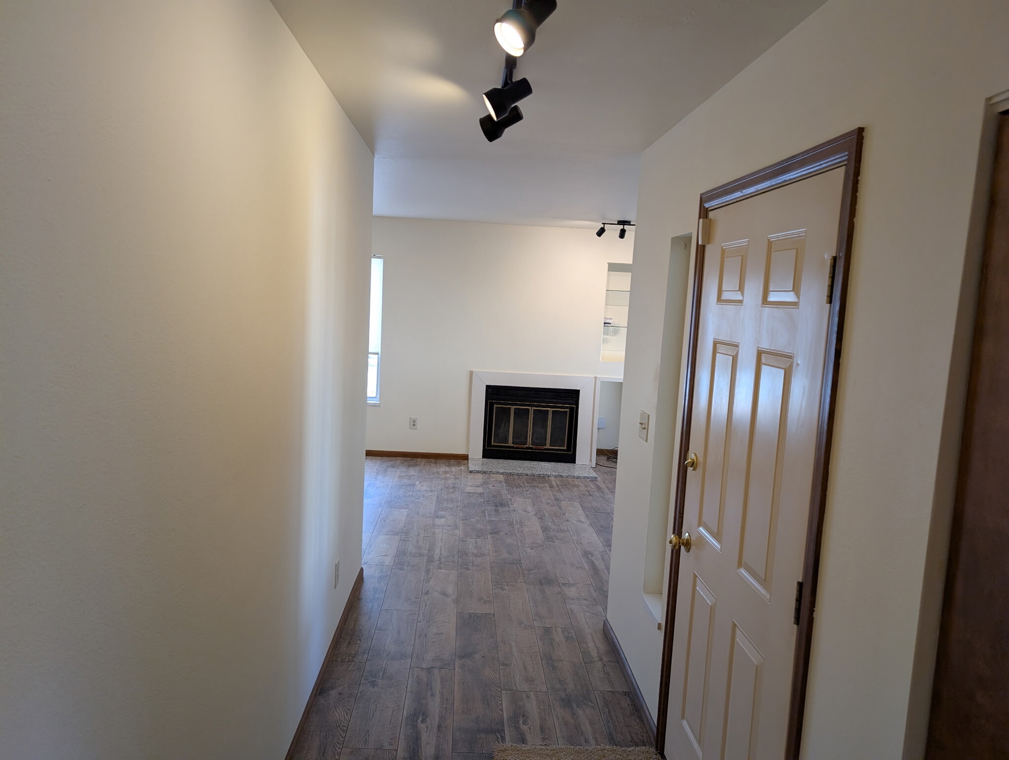 Building Photo - 3465 Lochwood Dr