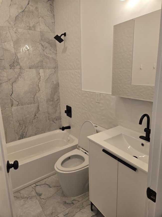 Building Photo - 232 Van Horne St