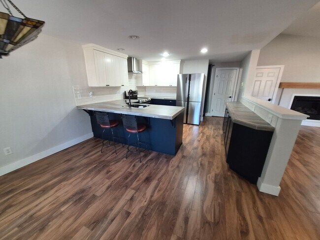 Building Photo - 3BR/2BA Retreat in Tollgate development - Sisters