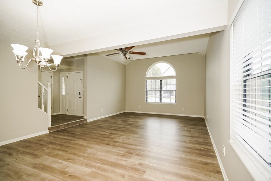 Building Photo - 971 Andover Dr