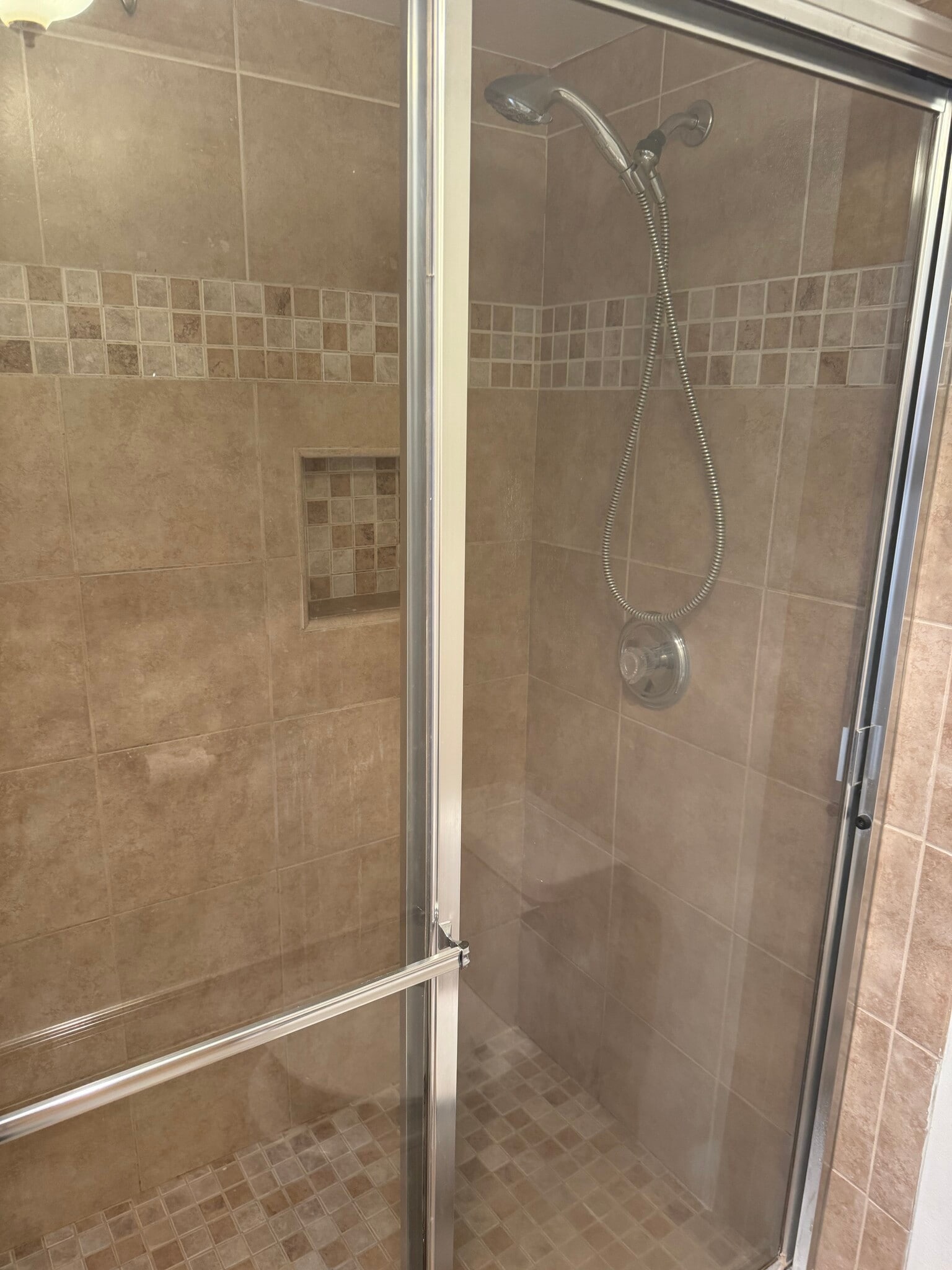 Building Photo - 4686 Pinecrest Cir