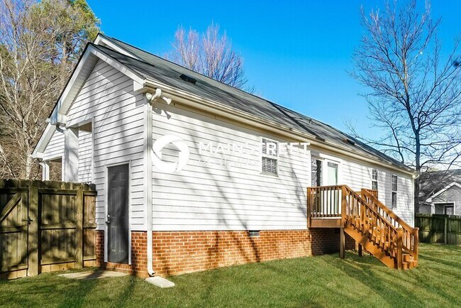 Building Photo - 3 Bedroom Pet-Friendly Home in RALEIGH, NC with Main Street Renewal