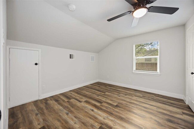 Building Photo - 3806 Zephyr St