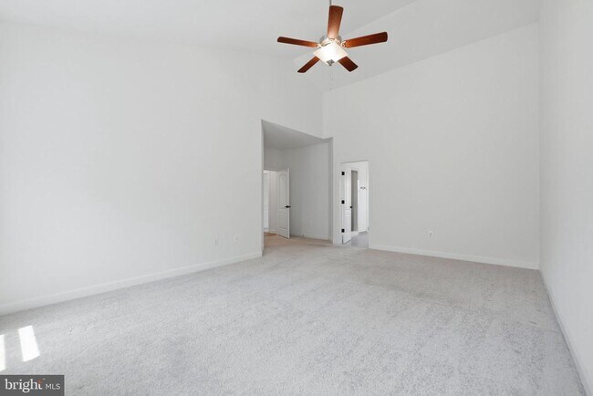 Building Photo - 301 Kingdom Dr