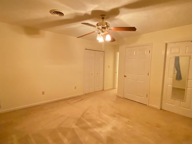 Building Photo - 1151/1153 Chucky Pike Duplex
