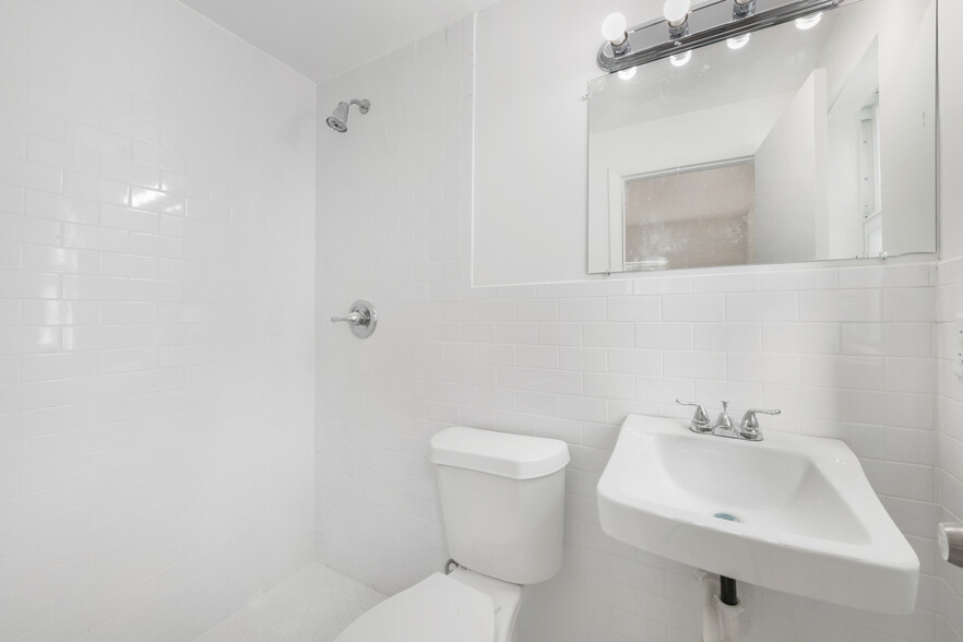 bathroom - 410 76th St