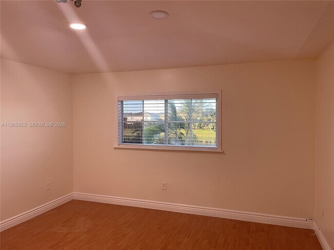 Building Photo - 12885 SW 49th Ct