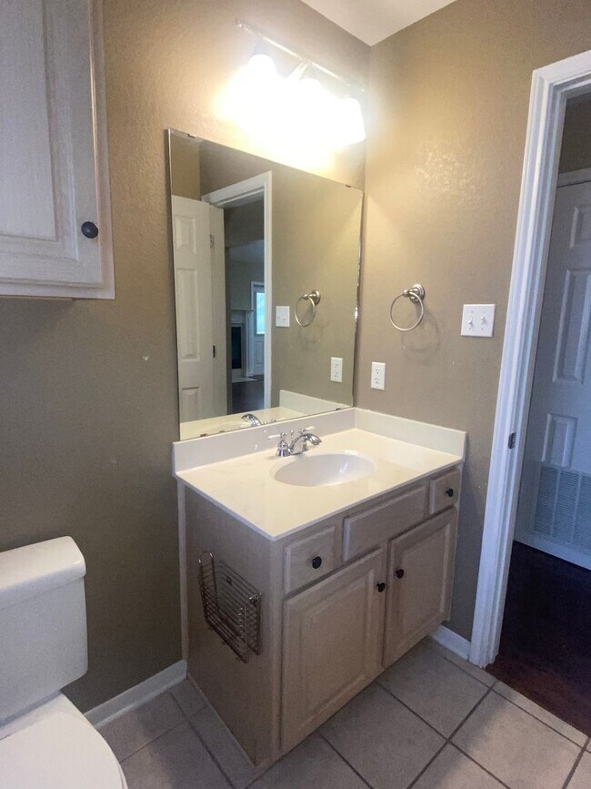 Building Photo - 4 BEDROOM BELTON ISD