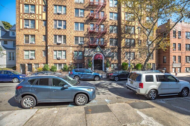 Building Photo - 340 Fairmount Ave