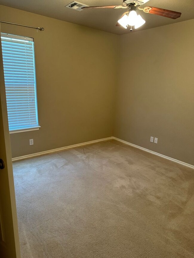 Building Photo - 3 bedroom + Office in Owasso Schools!