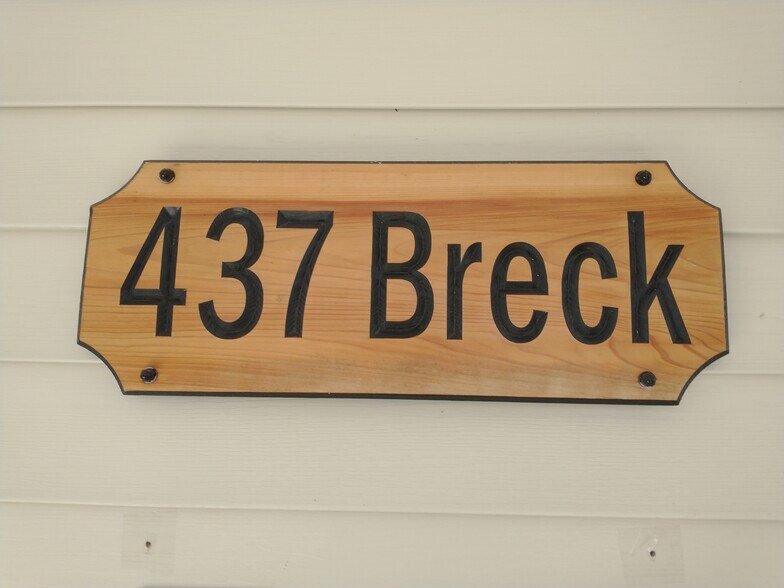 Building Photo - 437 Breck Ave