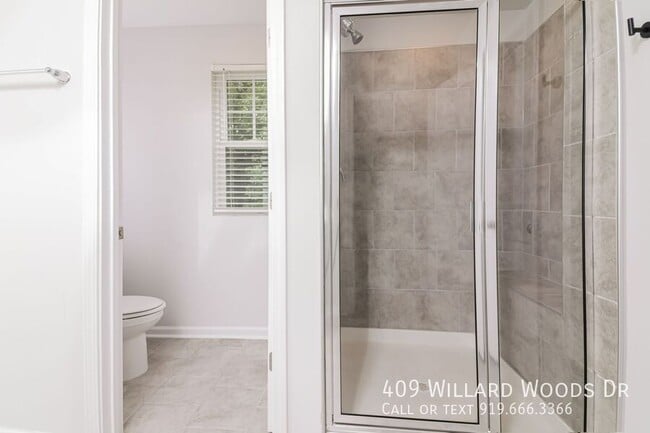 Building Photo - 409 Willard Wds Dr