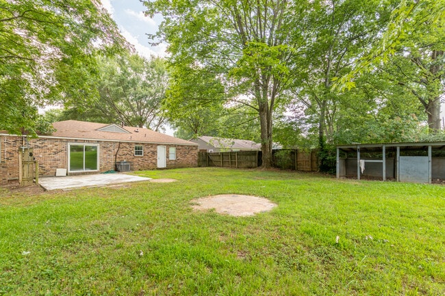 Building Photo - 2248 Colonial Hills Dr