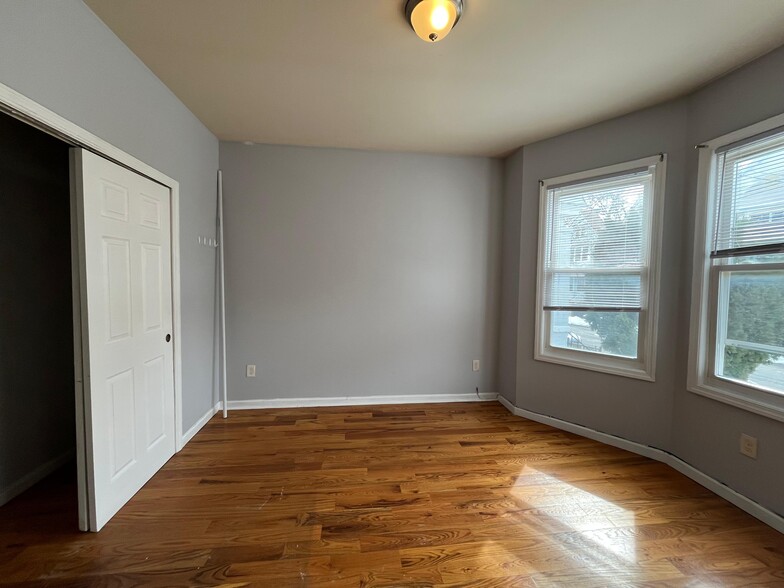 Building Photo - 166 Wilkinson Ave