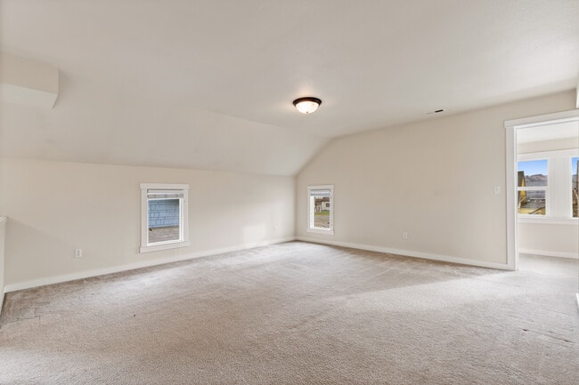 Building Photo - 904 Ryan Ave