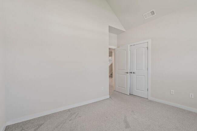 Building Photo - Like new 4BR Farmington home! LOADED with upgrades! Don't miss out!