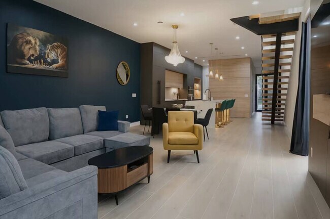 Building Photo - 1812 Miami Rd