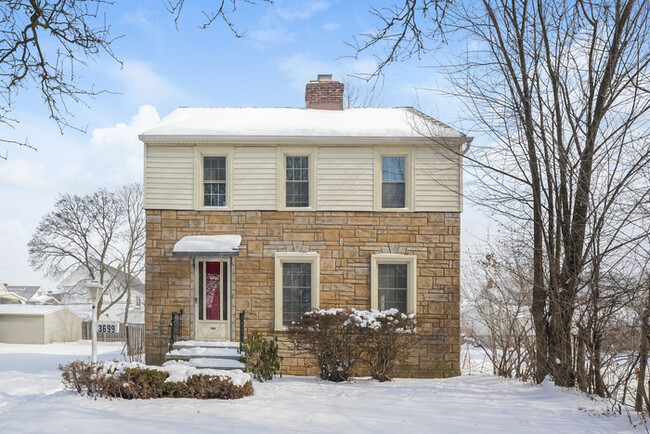 Primary Photo - 3-Bedroom Home in Shaker Heights, OH